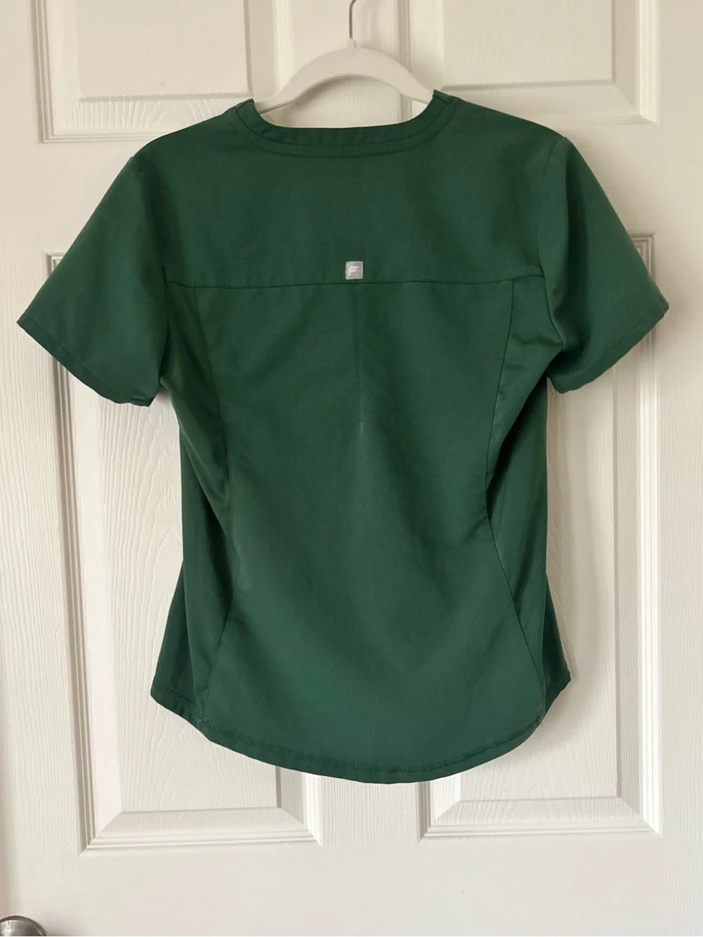 Fabletics Hunter Green Scrub Top V Neck 2 Pocket Stretch Women's XS